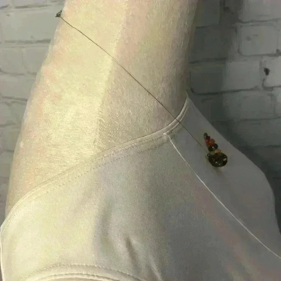 Elegant Multicolor Beaded Necklace - Picture 3 of 8